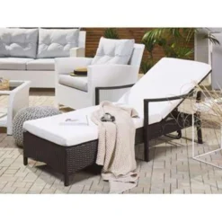 Beliani Tuinligstoel VASTO - Bruin Pe Rotan -Tuinmeubelen 1000000616 0103